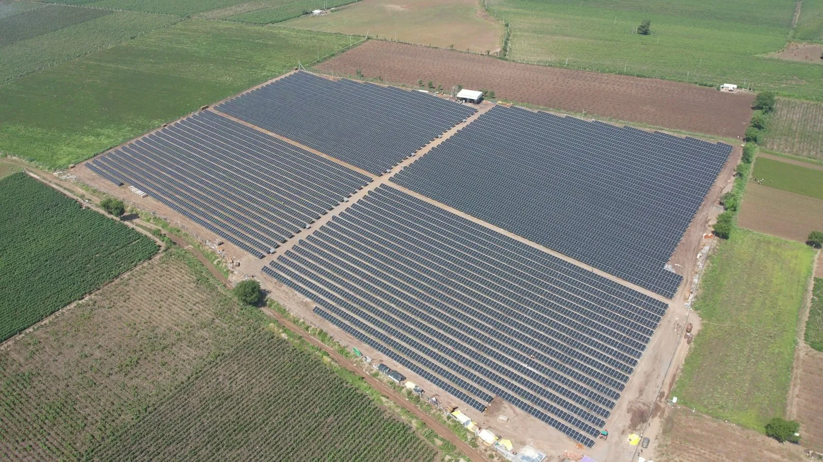 5.54 MW ground-mounted bifacial solar installation at Kumbhaji Derdi, Amreli district, Gujarat